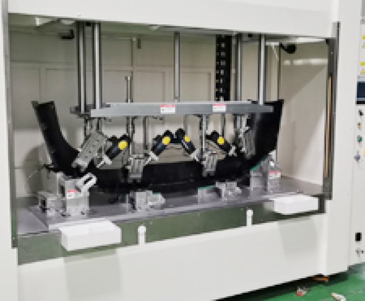 雷达支架黏贴设备-74